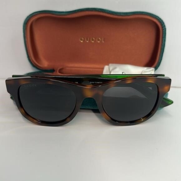 Gucci Tortoiseshell Sunglasses with Red and Green Stripes - Picture 2 of 13